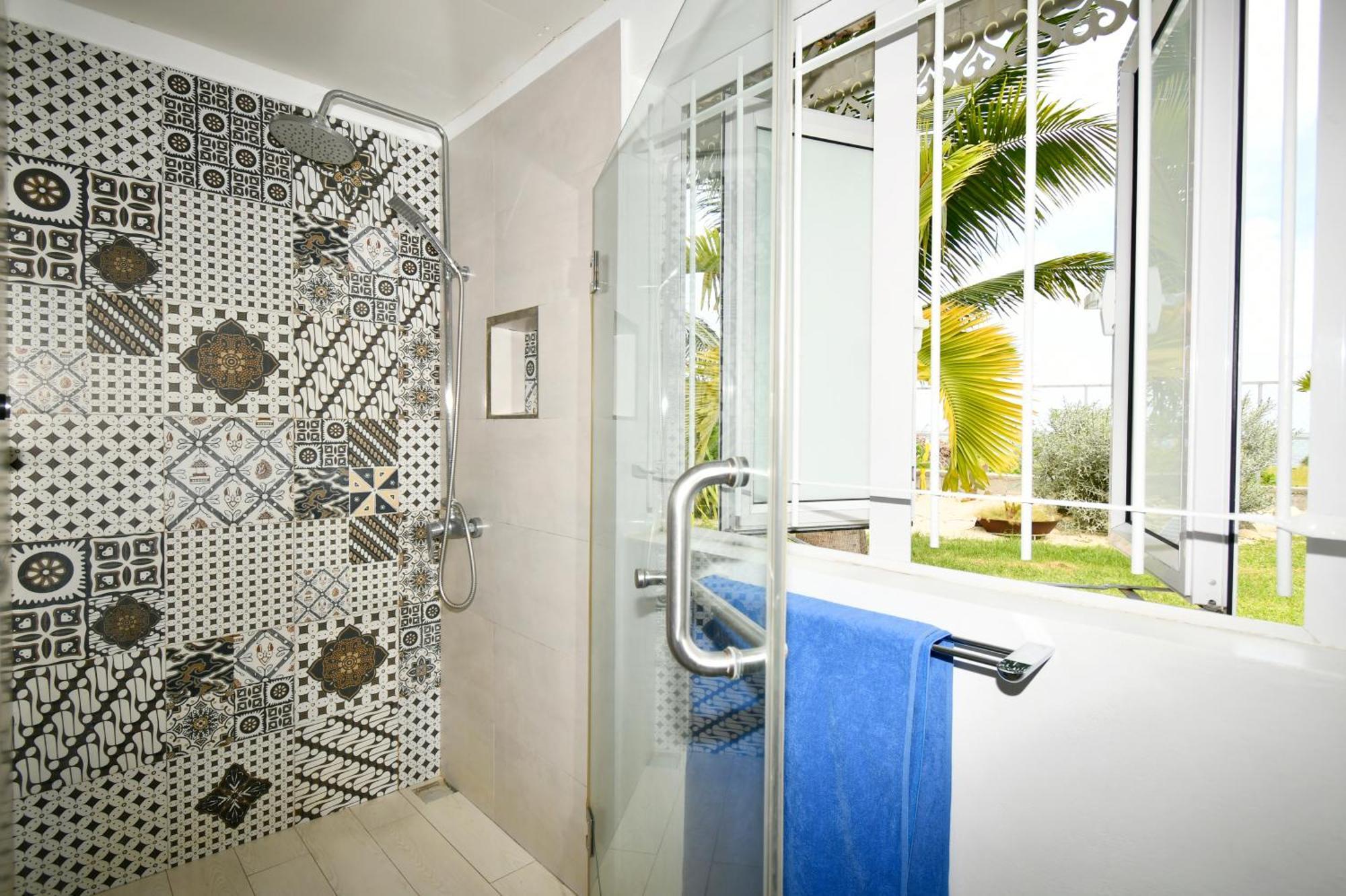 Chalet Kestrel With Pool On The Beach Riambel Exterior foto